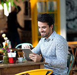 Homem, ligado, telefone móvel